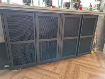 Ikea ivar locker kast model, zwart. beschikbaar voor biedingen
