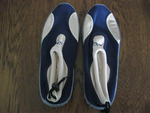 Badschoenen maat 42, Kleding | Dames, Schoenen, Zo goed als nieuw, Overige typen, Blauw, Ophalen