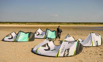 Kitesurf set voor beginners. beschikbaar voor biedingen