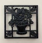 Vintage Franse gietijzeren onderzetter met rozen