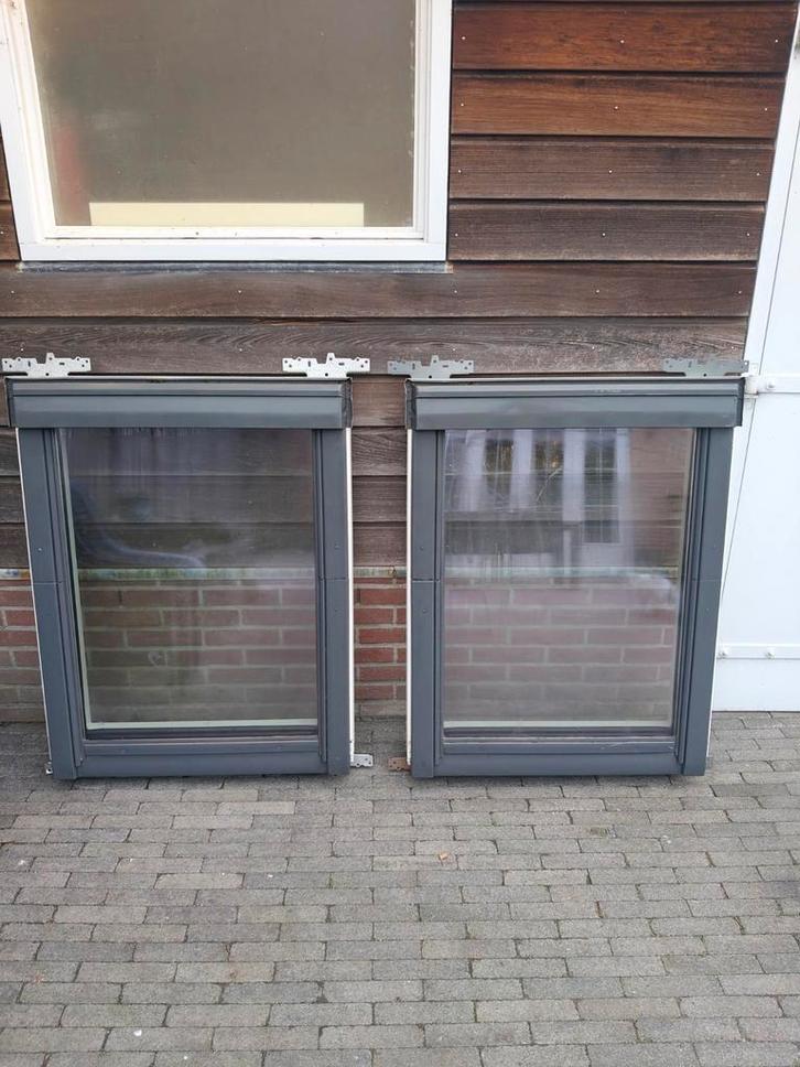 2 Velux Dakramen MK04 - Zo goed als nieuw, Doe-het-zelf en Verbouw, Glas en Ramen, Zo goed als nieuw, Dakraam, Minder dan 80 cm