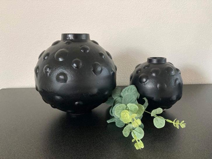 Colmore vaas Dots S of L metaal zwart Nieuw!, Huis en Inrichting, Woonaccessoires | Vazen, Nieuw, Zwart, Minder dan 50 cm, Overige materialen
