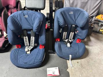 Twee identieke autostoeltjes britax evolva beschikbaar voor biedingen