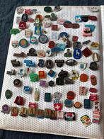Speltjes verzameling en twee doosjes ruil materiaal, Verzamelen, Speldjes, Pins en Buttons, Ophalen of Verzenden, Gebruikt