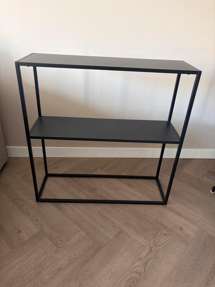 Zwarte Sidetable met 2 schappen, Huis en Inrichting, Tafels | Sidetables, Gebruikt, 25 tot 50 cm, 50 tot 100 cm, Rechthoekig, Metaal