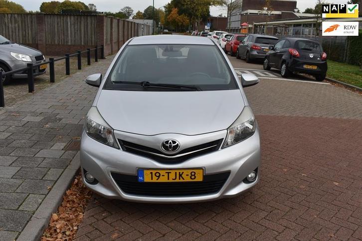 Toyota Yaris 1.3 VVT-i Dynamic Automaat Navigatie Camera, Auto's, Toyota, Bedrijf, Te koop, Yaris, ABS, Achteruitrijcamera, Airbags