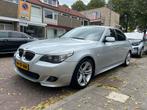 BMW 5-Serie 2.5 I 523 AUT 2006 Grijs, Auto's, Automaat, Achterwielaandrijving, 1800 kg, Zwart