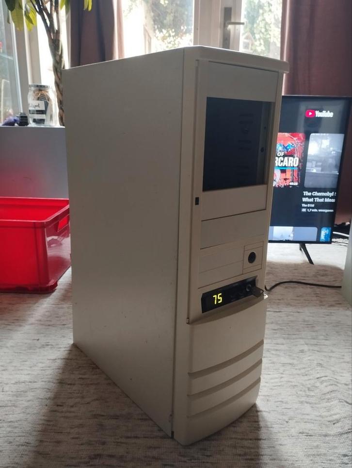 Commodore Amiga 4000 tower case vintage pc retro, Computers en Software, Computerbehuizingen, Gebruikt, Ophalen