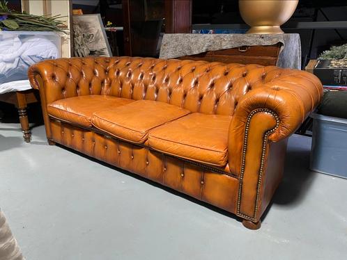 Vintage Chesterfield bank cognac, Antiek en Kunst, Antiek | Meubels | Stoelen en Banken, Ophalen