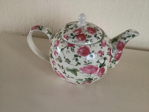 Theepot met roosjes,rozen, roos erop 1 liter inhoud, Huis en Inrichting, Keuken | Servies, Gebruikt, Overige typen, Overige stijlen
