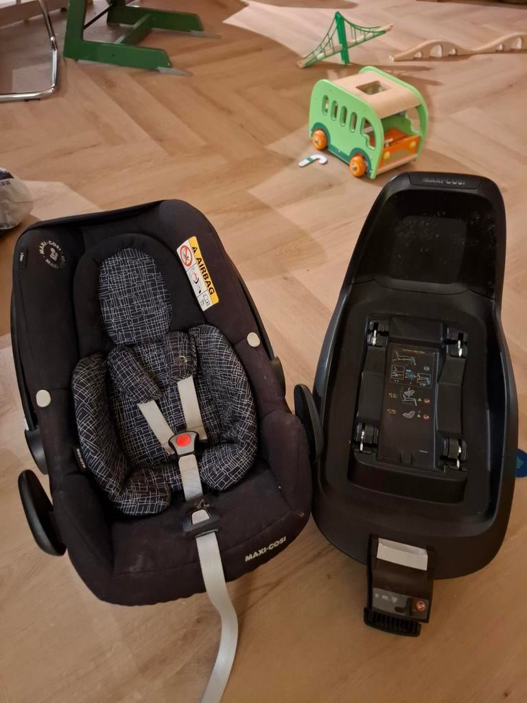 Maxi Cosi Pebble/Rock + FamilyFix One i-Size, Ophalen, Gebruikt, Zijbescherming, Isofix