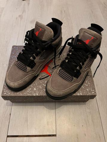 Jordan 4 Taupe Haze (authentiek)