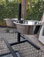 Verstelbare water/ voerbak. Tolkamer, Dieren en Toebehoren, Hondenvoerbakken en Drinkbakken, Ophalen, Verstelbaar, Gebruikt