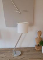 Mooie moderne tafellamp RVS met stoffen kap, Ophalen, Zo goed als nieuw, Minder dan 50 cm