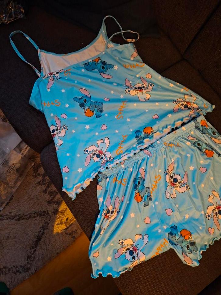 Stitch Pyjama Set - Maat L, Kleding | Dames, Pyjama's, Nieuw, Maat 42/44 (L), Ophalen