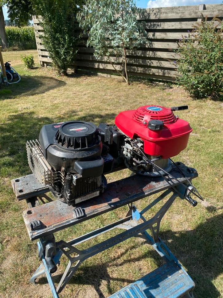 2x Benzinemotor: Briggs & Stratton + Honda, Doe-het-zelf en Verbouw, Motoren, Gebruikt, Benzinemotor, 1800 rpm of meer, Ophalen