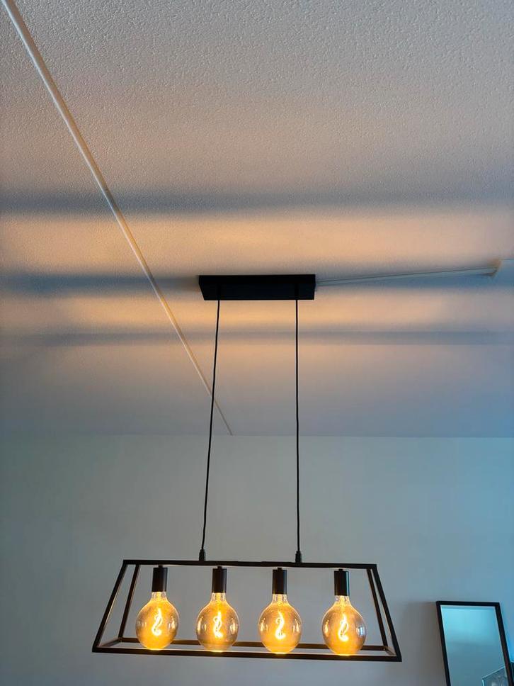FELSISK Zwarte Hanglamp voor 4 Lampen - 81cm, Huis en Inrichting, Lampen | Hanglampen, Zo goed als nieuw, 75 cm of meer, Metaal