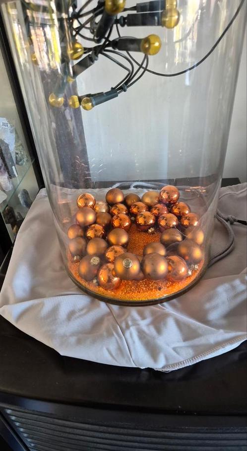 Grote vaas met kerstballen goud koper, Diversen, Kerst, Zo goed als nieuw, Ophalen of Verzenden