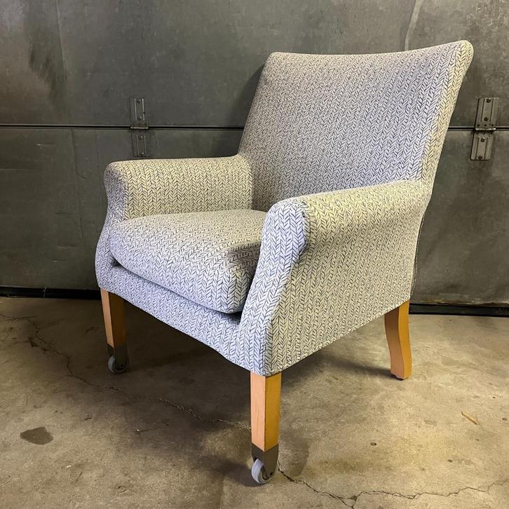 OPRUIMING Italiaans design fauteuiltje Pausa door Flexform, Huis en Inrichting, Fauteuils, Gebruikt, Hout, Metaal, Stof, Overige materialen