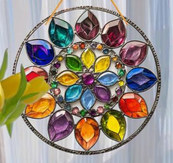 Raamhanger Edelstenen beschikbaar voor biedingen