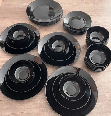Zwart Servies - 12 Delig beschikbaar voor biedingen