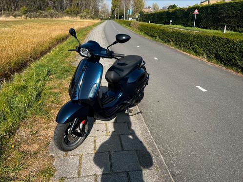 Vespa Sprint E5 2022, Custom kleur, Fietsen en Brommers, Scooters | Piaggio, Zo goed als nieuw, Overige modellen, Maximaal 45 km/u
