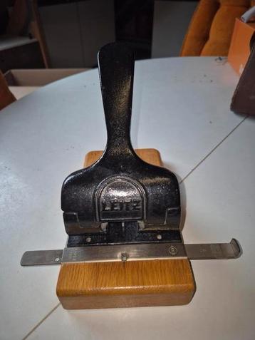 leitz perforator beschikbaar voor biedingen