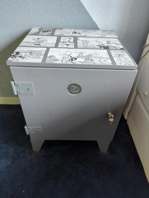 Donald Duck nachtkastje, grijs, Huis en Inrichting, Slaapkamer | Nachtkastjes, Zo goed als nieuw, Minder dan 55 cm, Minder dan 45 cm