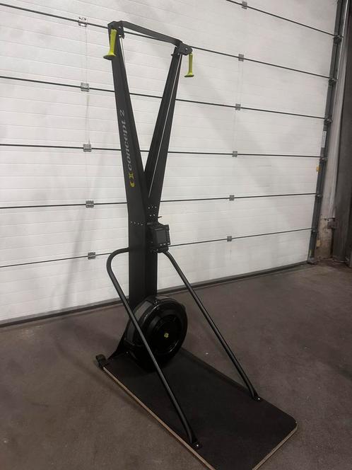 Concept 2 SkiErg met Voetplaat , Smartphone Houder, Sport en Fitness, Fitnessmaterialen, Gebruikt, Overige typen, Armen, Ophalen