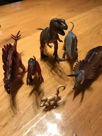 Speelgoed dinosaurussen dino s en een aapje