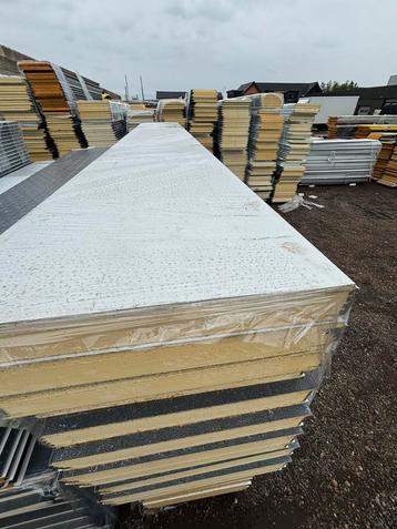 Te koop mooie partij sandwich panelen 8 cm dik beschikbaar voor biedingen