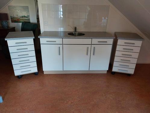 Merkkeuken in goede staat, Huis en Inrichting, Keuken | Keukenelementen, Zo goed als nieuw, Minder dan 100 cm, 25 tot 50 cm, Ophalen