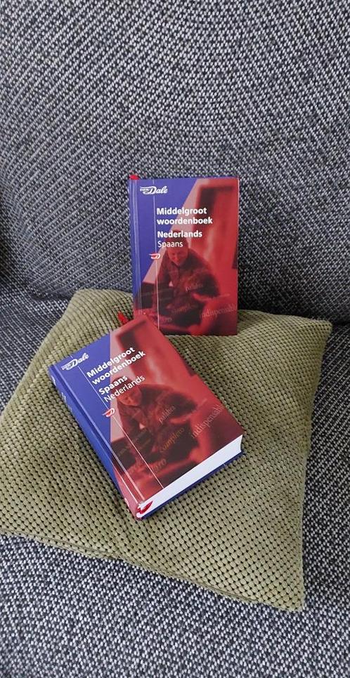 Spaans-Nederlands + NL/SP Van Dale Middelgroot Woordenboek, Boeken, Woordenboeken, Gelezen, Nederlands, Van Dale, Ophalen of Verzenden