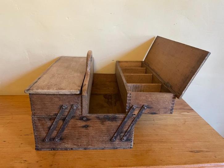 oude gereedschapkist Naaidoos Kist Verzamelkist jaren 50, Antiek en Kunst, Antiek | Woonaccessoires, Ophalen of Verzenden