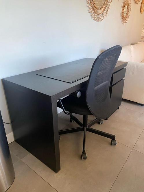 Bureau met bureaustoel, Huis en Inrichting, Bureaus, Zo goed als nieuw, Ophalen of Verzenden
