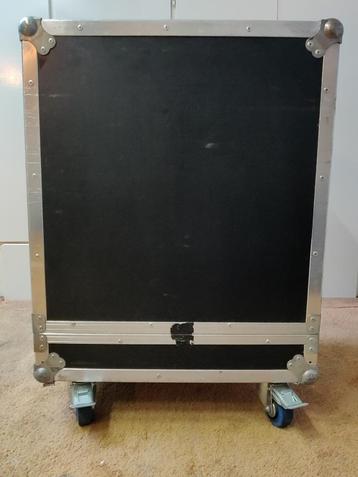 Degelijke Flightcase met Bluewheels beschikbaar voor biedingen