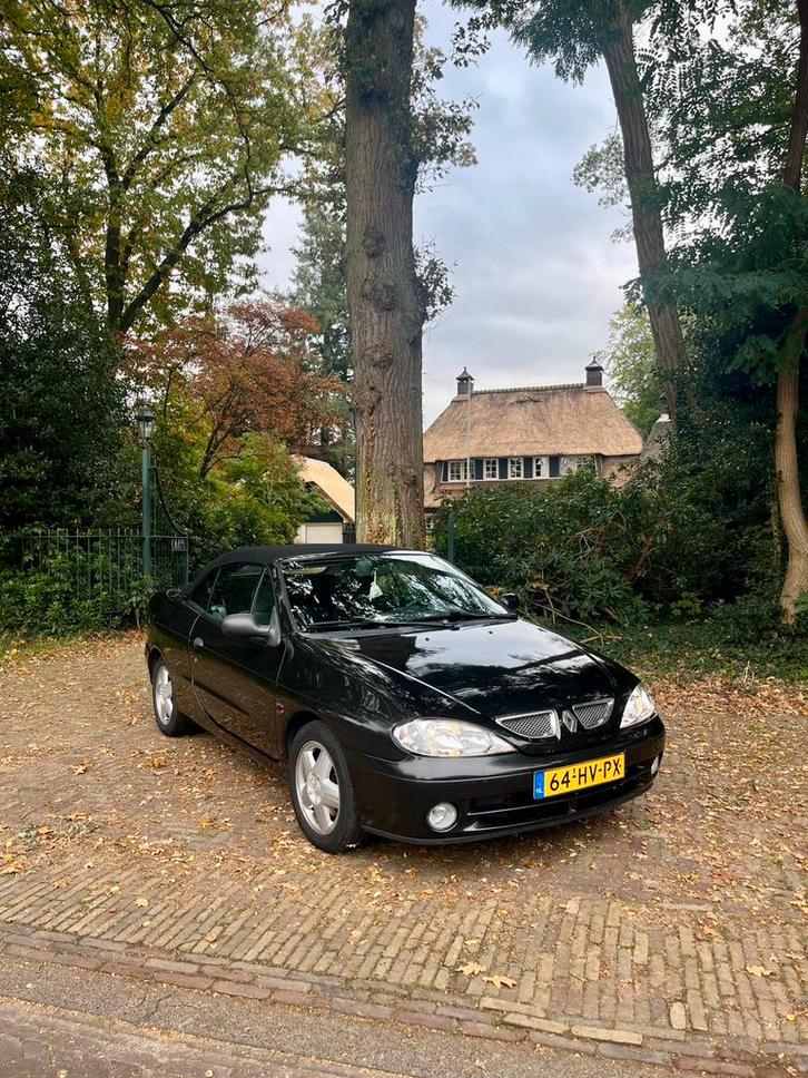 Renault Mégane 1.4 16V Auth Cabrio Euro 2000 2002 Zwart, Auto's, Renault, Particulier, ABS, Airbags, Airconditioning, Centrale vergrendeling
