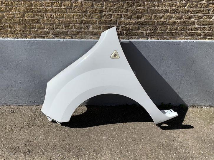 spatbord links renault kangoo 2008 tot 2013 ( FW ) wit, Auto-onderdelen, Carrosserie en Plaatwerk, Spatbord, Renault, Gebruikt