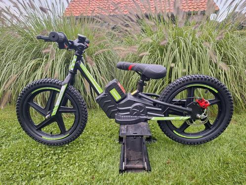 Nieuw!!! Elektrische loopfiets  16 inch  met schijfrem, Kinderen en Baby's, Speelgoed | Buiten | Voertuigen en Loopfietsen, Nieuw