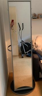 Kast met spiegel, planken en deurtje op draaibare voet, Huis en Inrichting, Kasten | Kledingkasten, Ophalen, Met plank(en), Minder dan 50 cm
