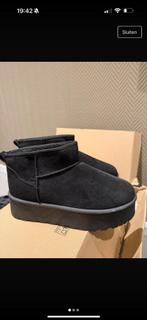Uggs 40, Zwart, Lage of Enkellaarzen, Nieuw, Ophalen of Verzenden
