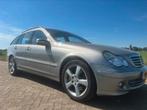 Mercedes-Benz C-Klasse 3.0 CDI C320 Combi AUT 2007 Grijs, Auto's, Mercedes-Benz, Achterwielaandrijving, 208 €/maand, 2987 cc, Origineel Nederlands
