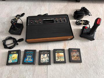 Atari 2600 light sixer met veel spellen beschikbaar voor biedingen