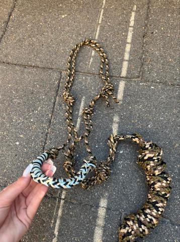 Touwhalster met touw beschikbaar voor biedingen