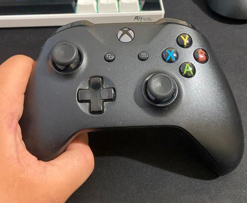 Nette Xbox one controller, Spelcomputers en Games, Spelcomputers | Xbox | Accessoires, Zo goed als nieuw, Xbox Original, Controller