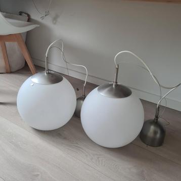 2 mooie hanglampen (ikea) beschikbaar voor biedingen