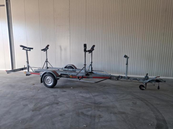 DAMCO kielboottrailer 1300kg kenteken, Watersport en Boten, Boottrailers, Zo goed als nieuw, Kielboottrailer, Minder dan 1500 kg
