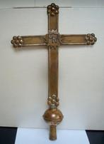 Antiek processiekruis, gemaakt van messing, opschrift: INRI, Antiek en Kunst, Ophalen of Verzenden