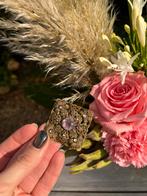 Handgemaakte amethist glazen broche. Tsjechië, Antiek en Kunst, Curiosa en Brocante, Ophalen of Verzenden