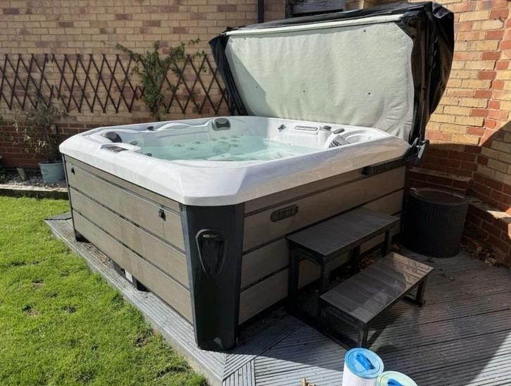 Jacuzzi, Tuin en Terras, Bubbelbaden en Hottubs, Zo goed als nieuw, Vast, Afdekzeil, Trap, Ophalen